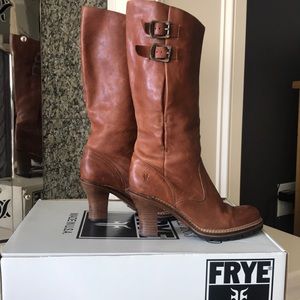 FRYE Campus 14L Boots. Size 8